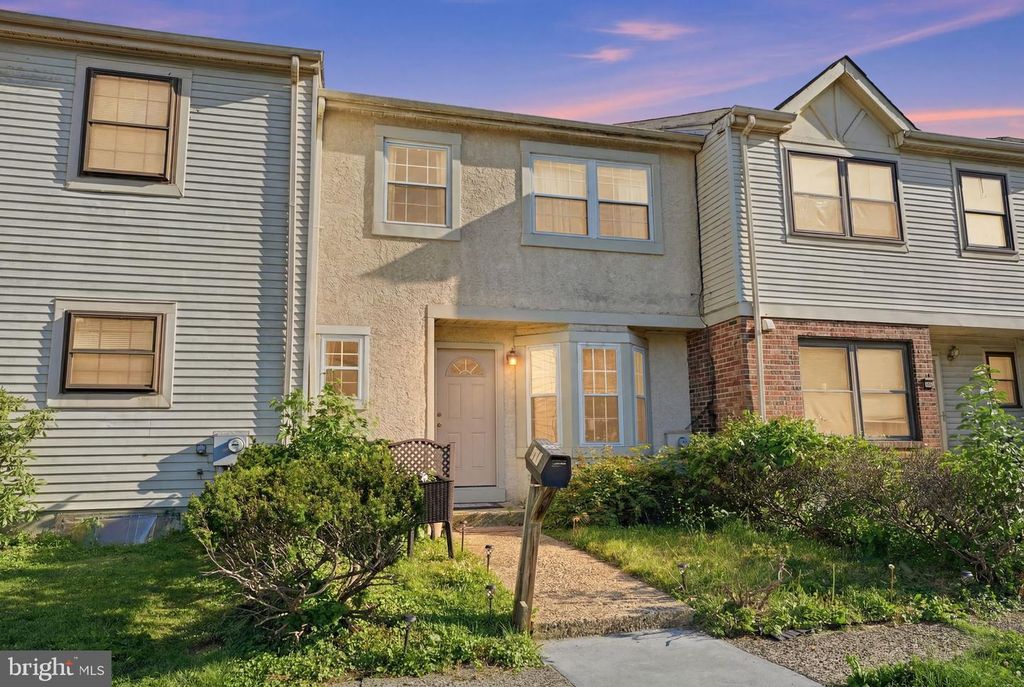 272 HUDSON CT, Southampton, PA 18966