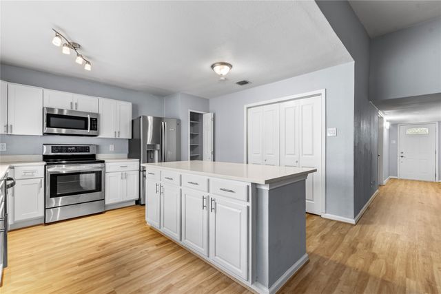 1137 Kingston Drive, Lewisville, TX 75067