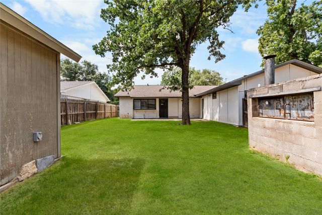 1137 Kingston Drive, Lewisville, TX 75067