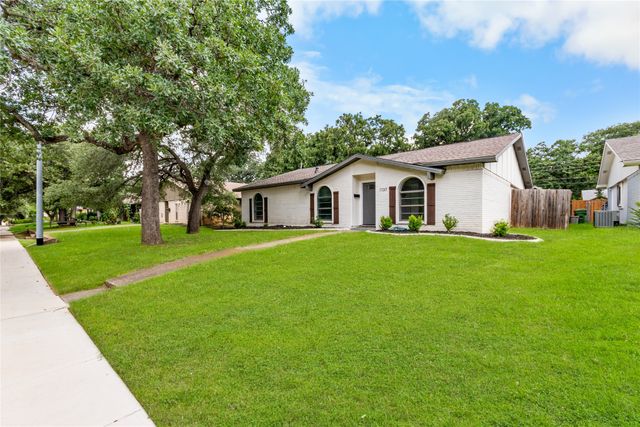 1137 Kingston Drive, Lewisville, TX 75067