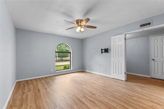 1137 Kingston Drive, Lewisville, TX 75067