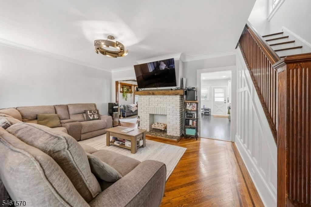 344 Rutherford Ave, Lyndhurst Twp., NJ 07071 — photo 4