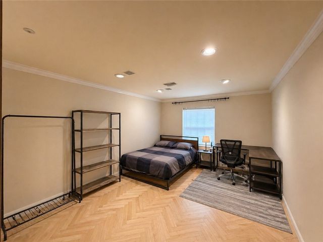 425 N Neville St 103, Oakland, PA 15213