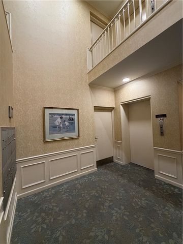 425 N Neville St 103, Oakland, PA 15213