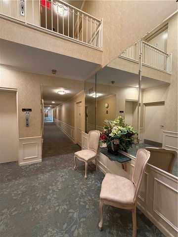 425 N Neville St 103, Oakland, PA 15213