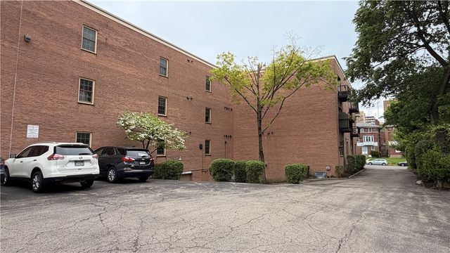 425 N Neville St 103, Oakland, PA 15213