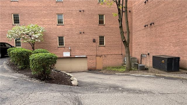 425 N Neville St 103, Oakland, PA 15213