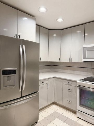 425 N Neville St 103, Oakland, PA 15213