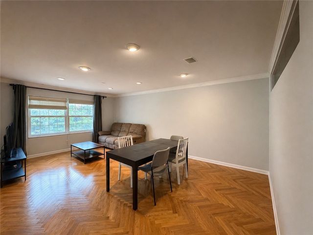 425 N Neville St 103, Oakland, PA 15213