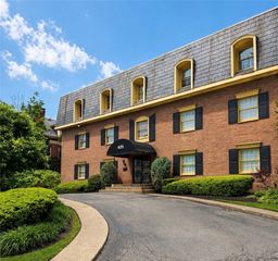 425 N Neville St 103, Oakland, PA 15213