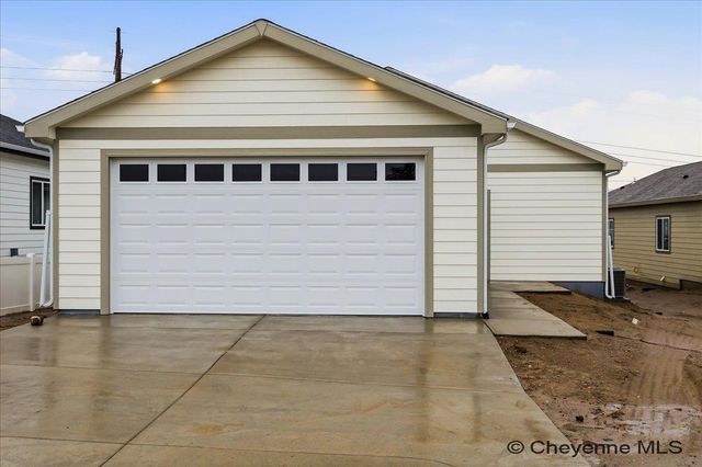 5823 LIZ RANCH RD, Cheyenne, WY 82007