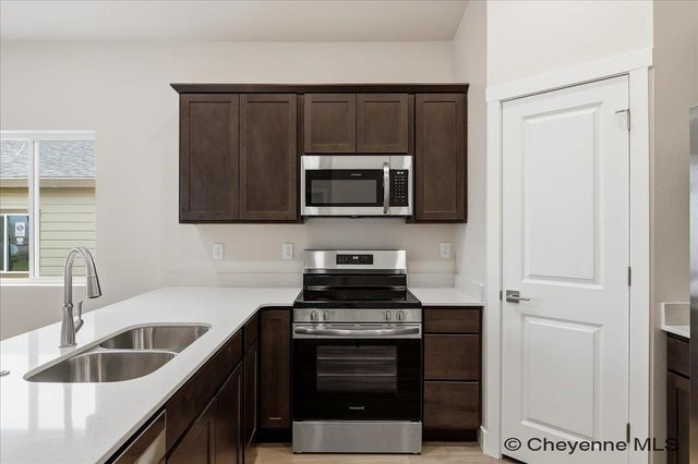 5823 LIZ RANCH RD, Cheyenne, WY 82007