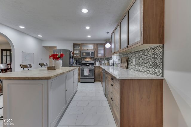 311 S County Road 550 E, Avon, IN 46123