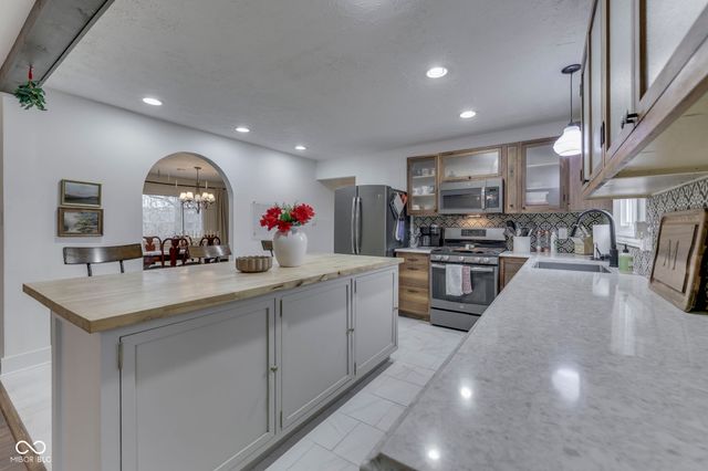 311 S County Road 550 E, Avon, IN 46123