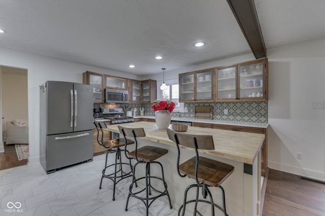 311 S County Road 550 E, Avon, IN 46123