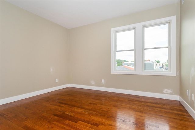 906 East 2nd 102, Boston, MA 02127