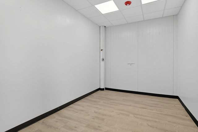 122 Pleasant St, Easthampton, MA 01027