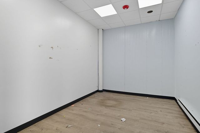 122 Pleasant St, Easthampton, MA 01027