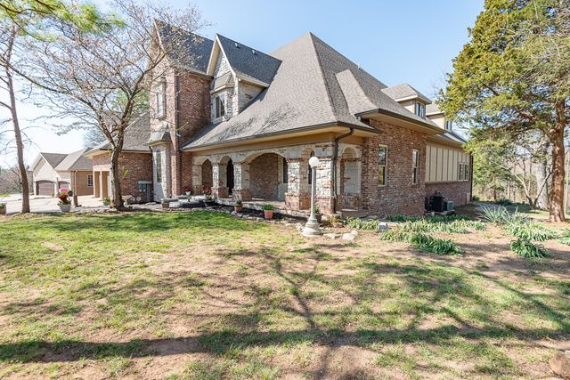 2665 W Blakey Street, Springfield, MO 65810