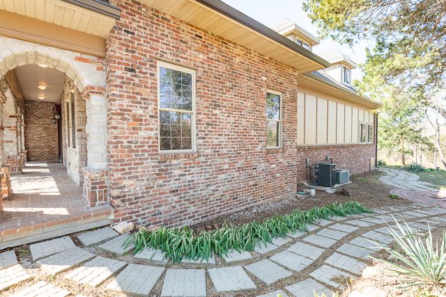 2665 W Blakey Street, Springfield, MO 65810