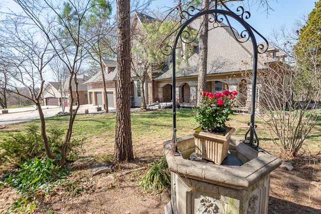 2665 W Blakey Street, Springfield, MO 65810