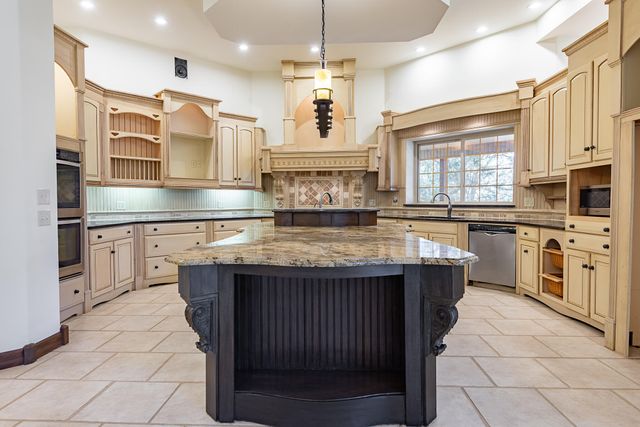 2665 W Blakey Street, Springfield, MO 65810