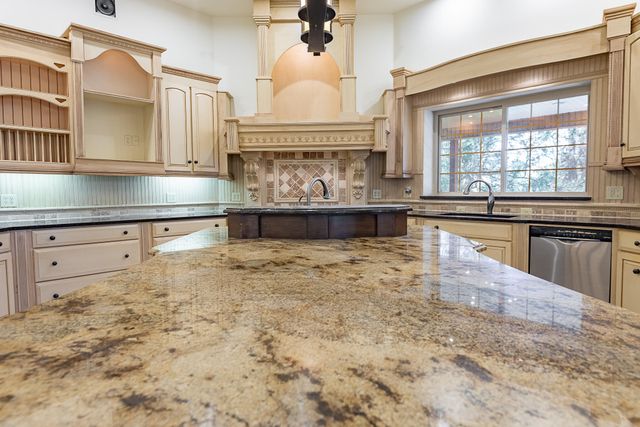 2665 W Blakey Street, Springfield, MO 65810