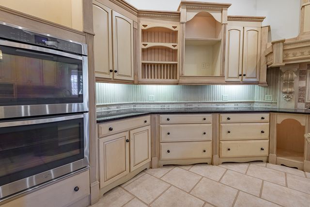 2665 W Blakey Street, Springfield, MO 65810