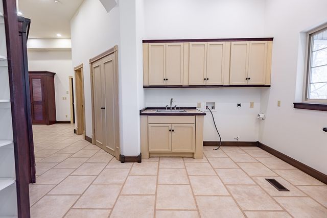 2665 W Blakey Street, Springfield, MO 65810