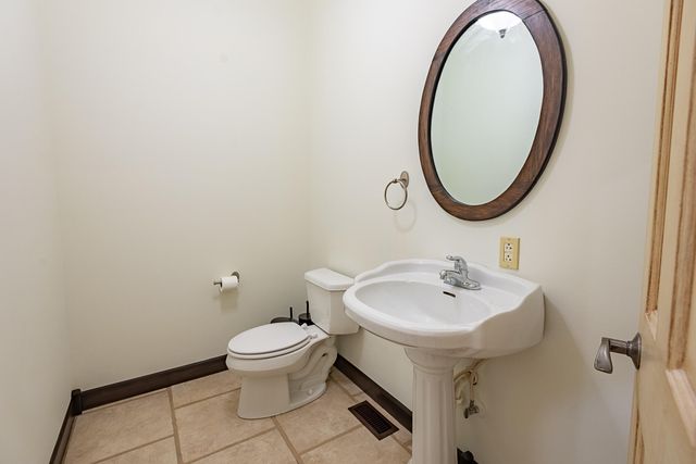 2665 W Blakey Street, Springfield, MO 65810