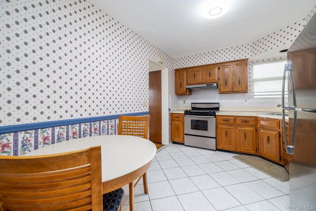 1706 Washington Drive, Merrick, NY 11566
