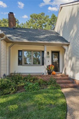 421 Whispering Pine DR, Yorktown, VA 23692