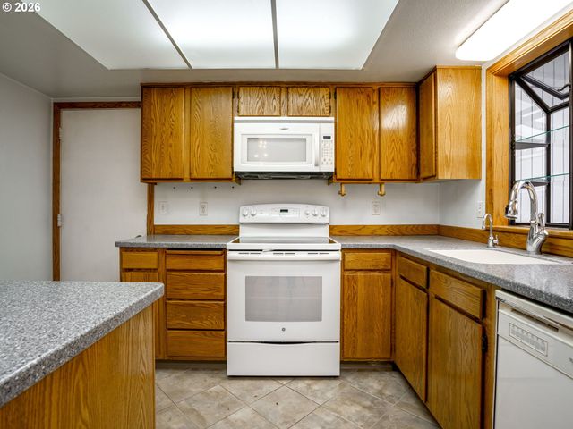 10852 Sw 65TH Ave, Portland, OR 97219