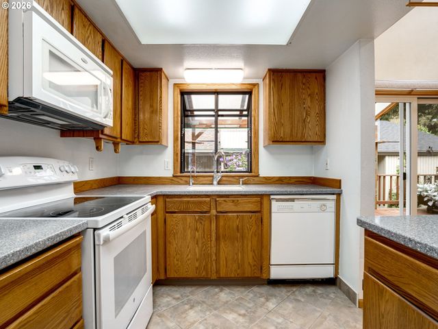 10852 Sw 65TH Ave, Portland, OR 97219