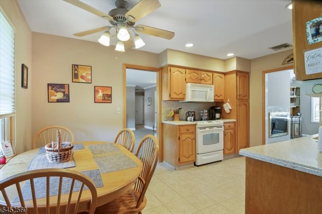 17 Hilldale Rd, Montville Twp., NJ 07058