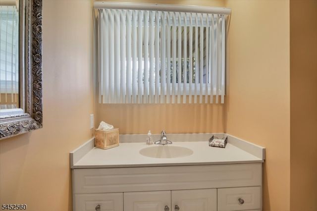 17 Hilldale Rd, Montville Twp., NJ 07058