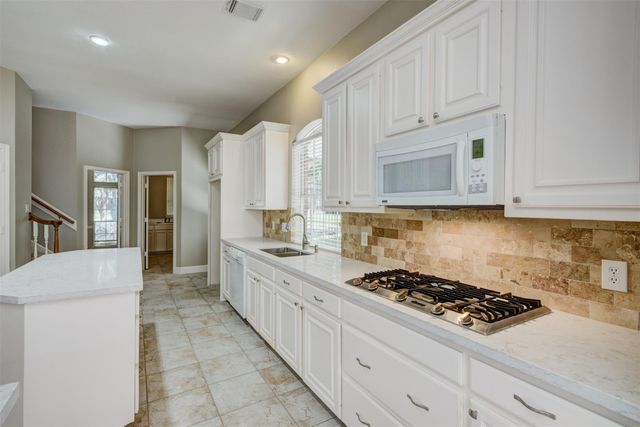 3202 Oakland Drive, Sugar Land, TX 77479