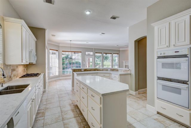 3202 Oakland Drive, Sugar Land, TX 77479