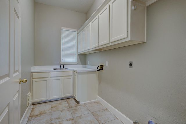 3202 Oakland Drive, Sugar Land, TX 77479