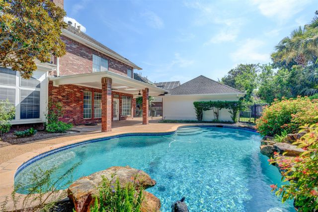 3202 Oakland Drive, Sugar Land, TX 77479