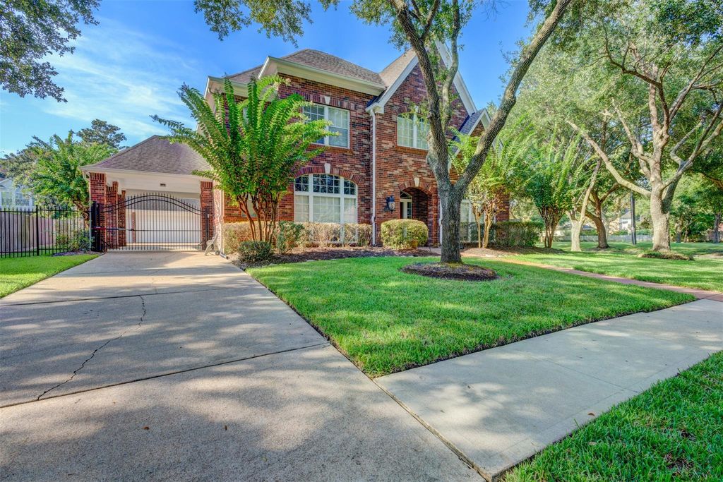 3202 Oakland Drive, Sugar Land, TX 77479