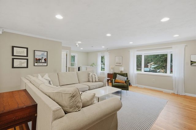 2 North Street, Topsfield, MA 01983