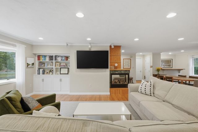 2 North Street, Topsfield, MA 01983