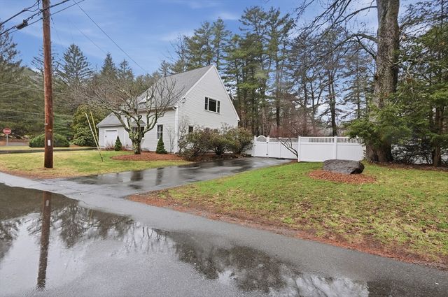 2 North Street, Topsfield, MA 01983