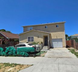 1633 E 85th Street, Los Angeles, CA 90001