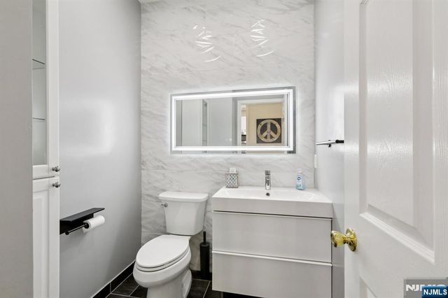 273 Roslyn Court 273, West New York, NJ 07093