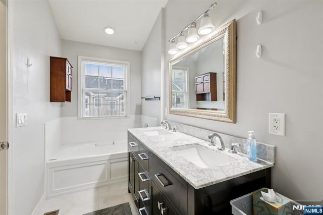 273 Roslyn Court 273, West New York, NJ 07093