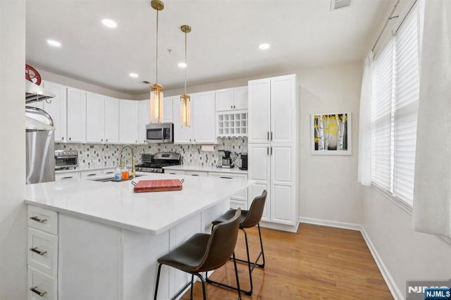 273 Roslyn Court 273, West New York, NJ 07093