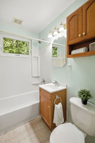 3905 Custer Avenue, Lyons, IL 60534