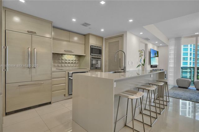 5875 Collins Ave 1003, Miami Beach, FL 33140